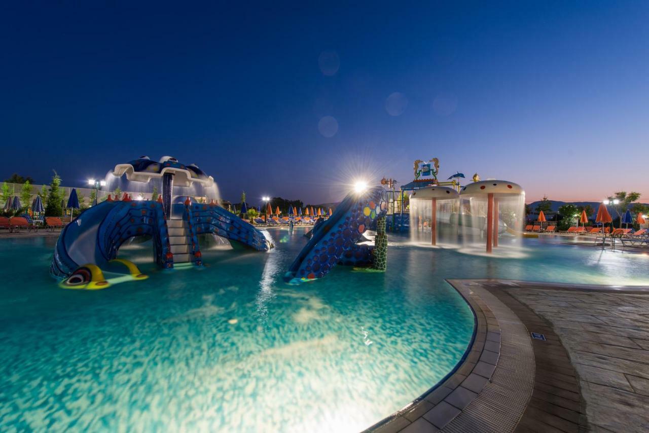 Caretta Beach Resort & Waterpark Kalamákion Dış mekan fotoğraf