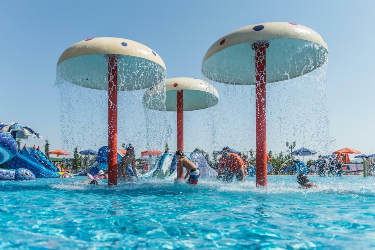 Caretta Beach Resort & Waterpark Kalamákion Dış mekan fotoğraf